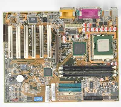 ABIT ST6 + Celeron 1300MHz + 256MB PC133   Legendary Board, Polymer Recap