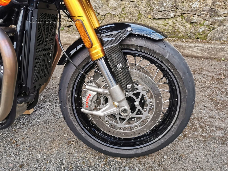 CarbonFBR: TXT02 - Soportes guardabarros Triumph Thruxton 2016-2019 R/ 2021-2024 RS Foto 3 de 4