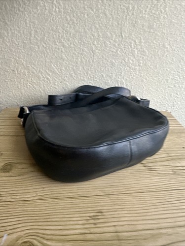 Michael Kors Black Bedford Flap Front Crossbody Bag Pre-Owned Read Condition - Picture 12 of 24