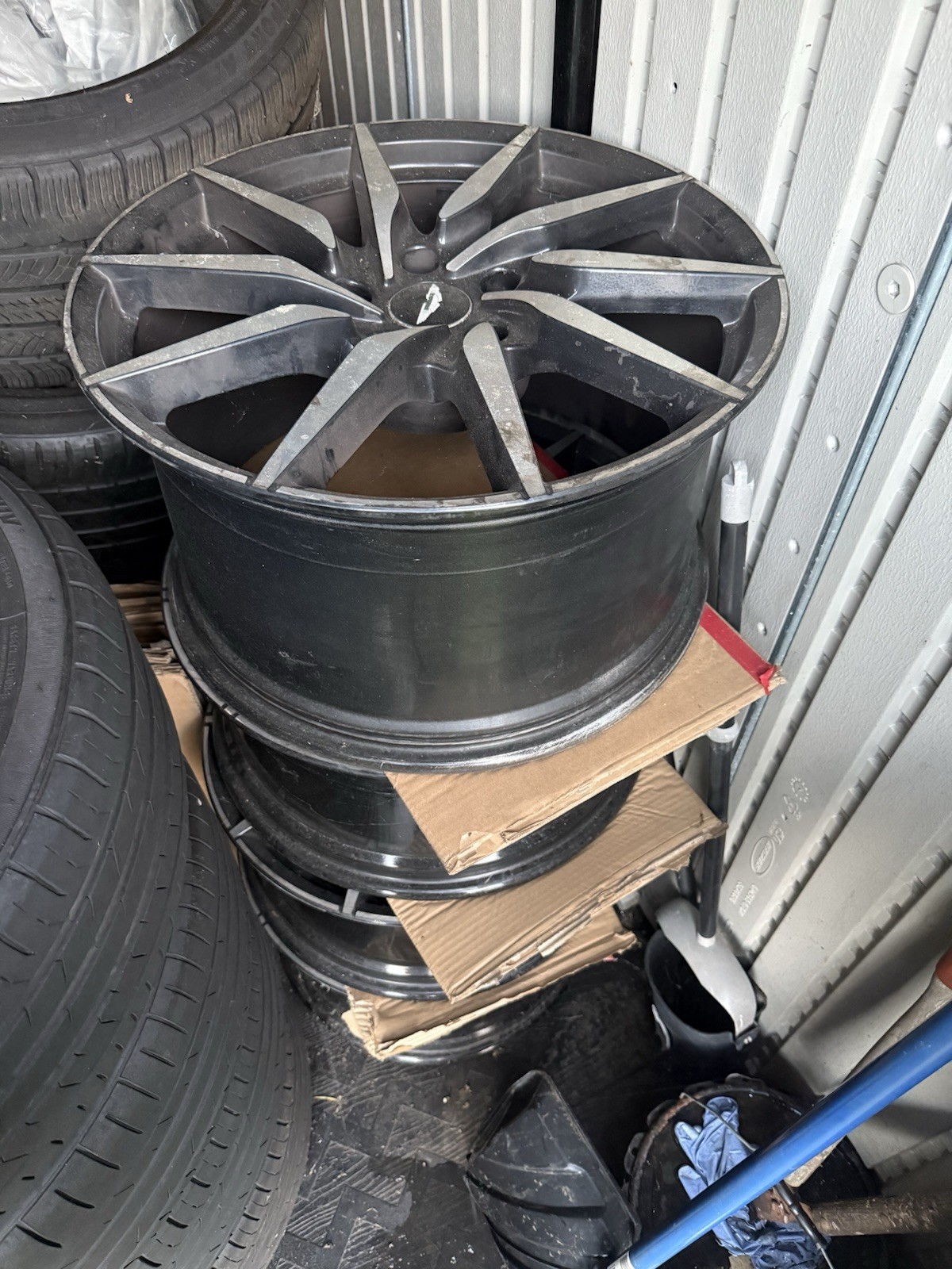 Aston Martin Vantage Front Wheels Set of 4