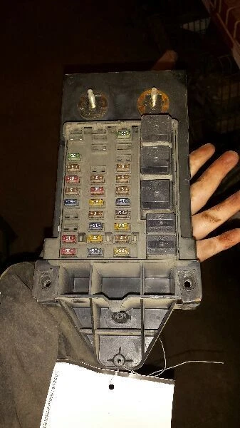 Caixa de fusíveis motor compatível com 00-02 EXPEDITION 846666 - Imagem 2 de 2