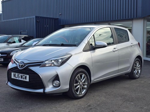 2015 Toyota Yaris 1.33 Dual VVT-i Icon Euro 5 5dr Euro 5 - Picture 8 of 24