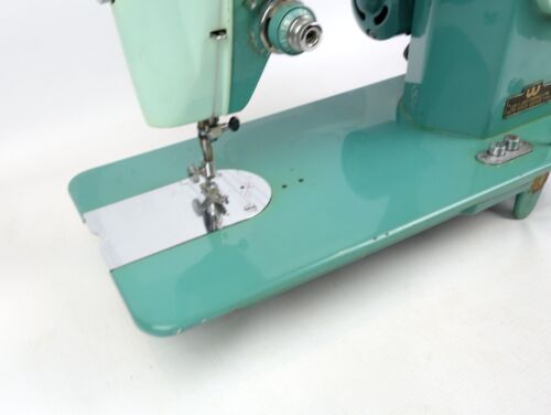 Vintage Mid Century White Model 660 Sewing Machine Turquoise 1960s - Picture 5 of 9