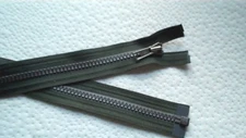 25 inch Very Dark Olive Green Vislon #5VS Nickel Pull YKK Separating Zipper New!