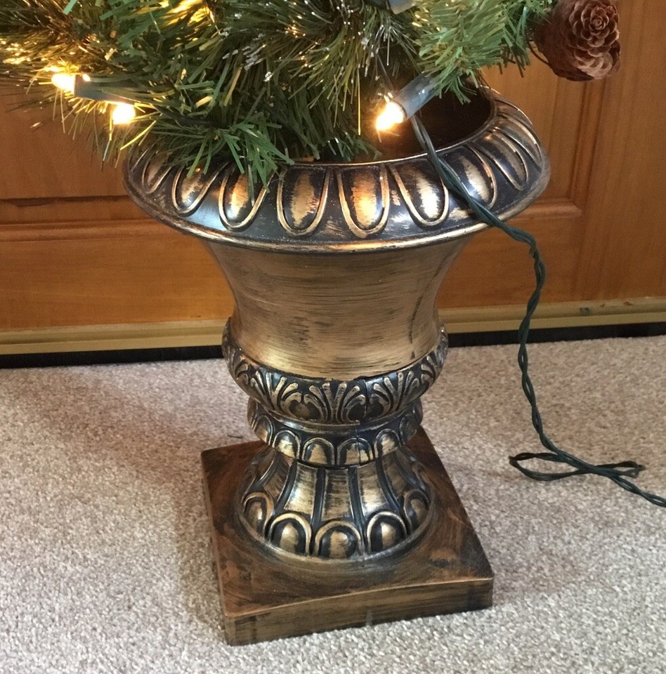 Stunning National Tree Company Christmas Tree, Excellent Condition. eBay