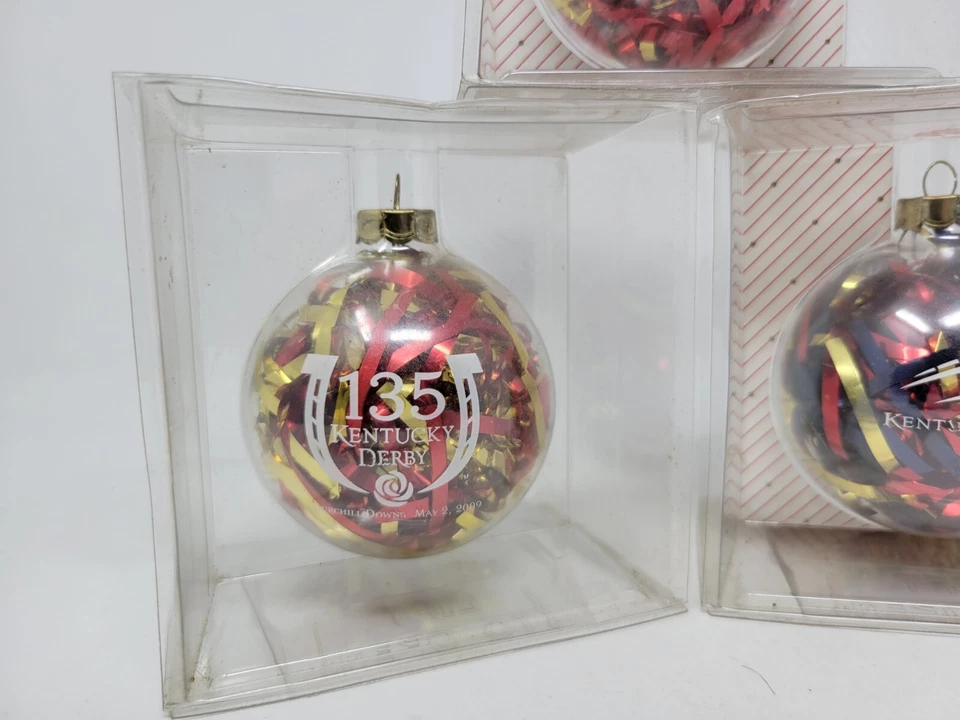 Juego de 3 adornos Derby de Kentucky nuevos en caja 1- 135/2009; 2-136/2010 con licencia  Foto 4 de 4