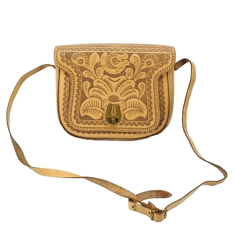 Accesorios vintage de piel clara