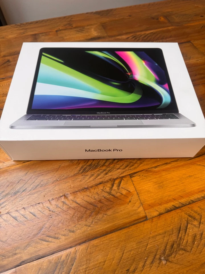 Apple MacBook Pro 13" · i5 10th gen 3.8 GHz · 16GB · 1TB, photo 1 of 5