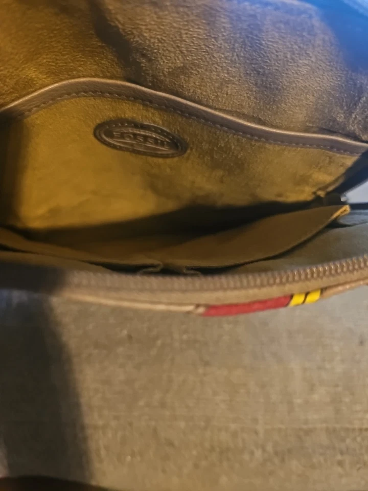 NUEVO CON ETIQUETAS Fossil Cuero Marrón Taupe Con Rayas Ipad, Funda Tablet, Funda Foto 4 de 4