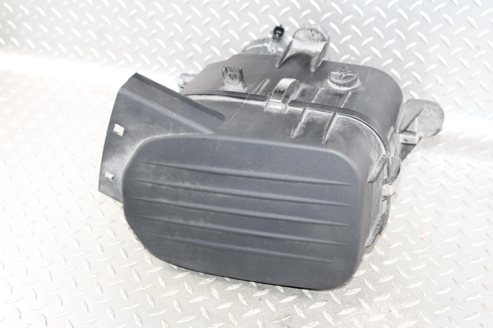 14-17 GHIBLI 3.0L Twin Turbo Driver LH Left Air Intake Filter Housing Cleaner OE