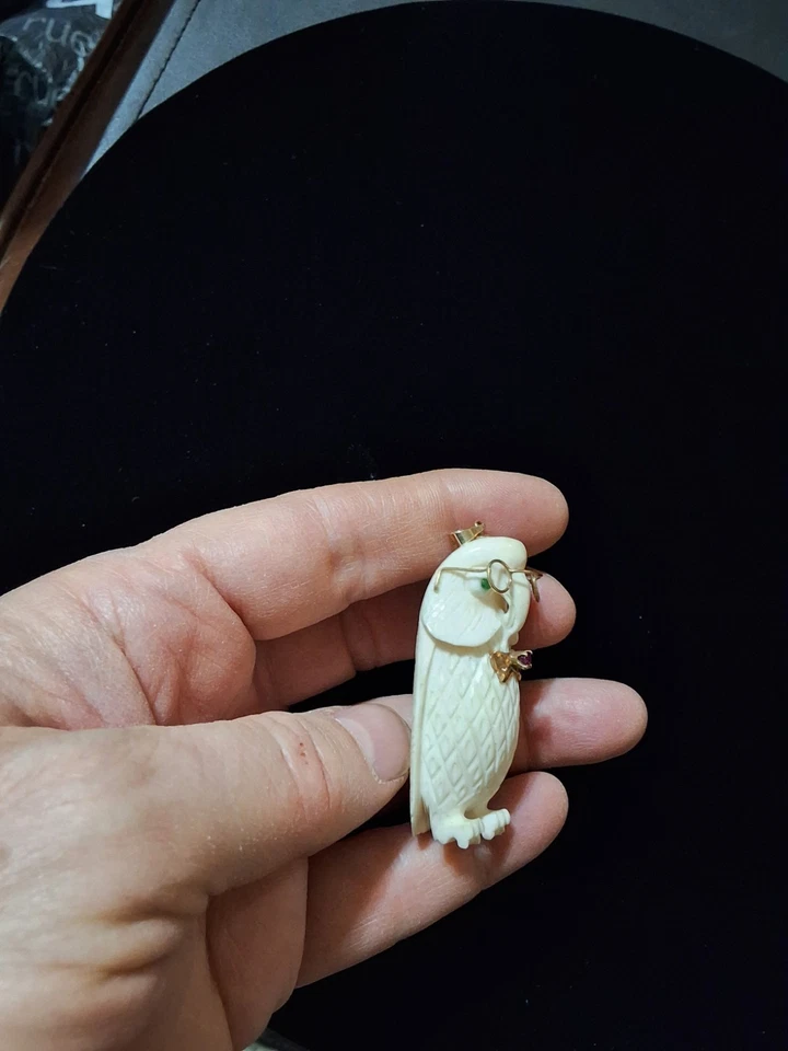 Colgante BÚHO SABIO TALLADO 14K de colección con gafas de oro de 14K en cadena / PIEDRA MORADA Foto 3 de 4