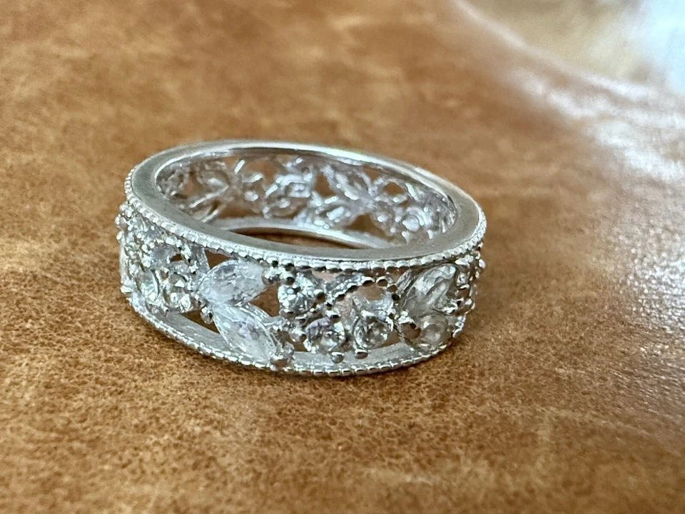 Bonito anillo QVC Epifanía Platino Revestido Circón Diamonique Diseño Encaje Talla 7 Foto 2 de 4