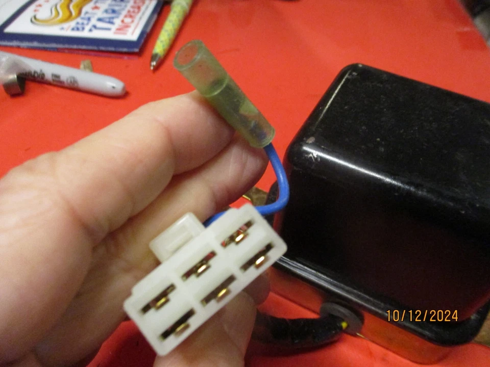 MAZDA RX7,RX4, RX3,RX2 808,B1600 PICK-UP-- COLT -COURIER -NUEVO -REGULADOR DE VOLTAJE Foto 2 de 3