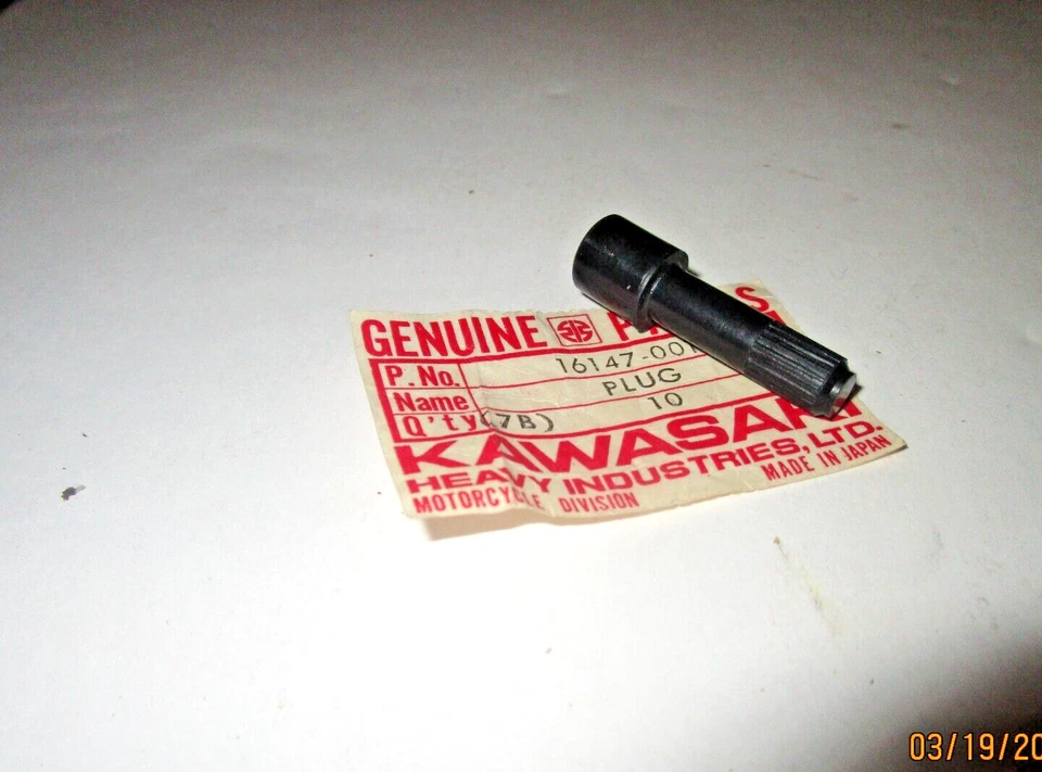 Tampa de carburador plugue fabricante de equipamento original NOS Kawasaki 1973-2003 KE100 KD80 PN:16147-001 - Imagem 3 de 4