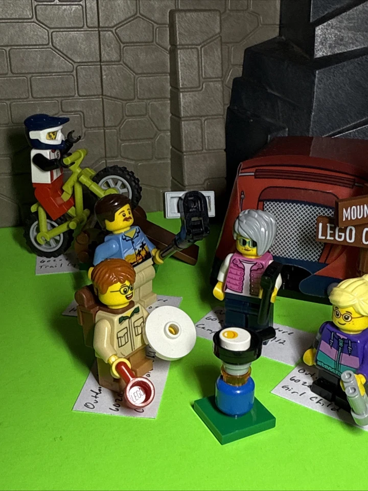 LEGO 60202 People Pack - Aventuras al aire libre (retirado, 13 figuras, sin águila ni bebé) Foto 2 de 4