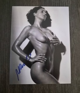 MONICA BELLUCCI TOLLES FAN AUTOGRAMM HOT