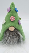 2017 Gnome With Green Flower Hat NWT Spring Summer Shelf Sitter 5"