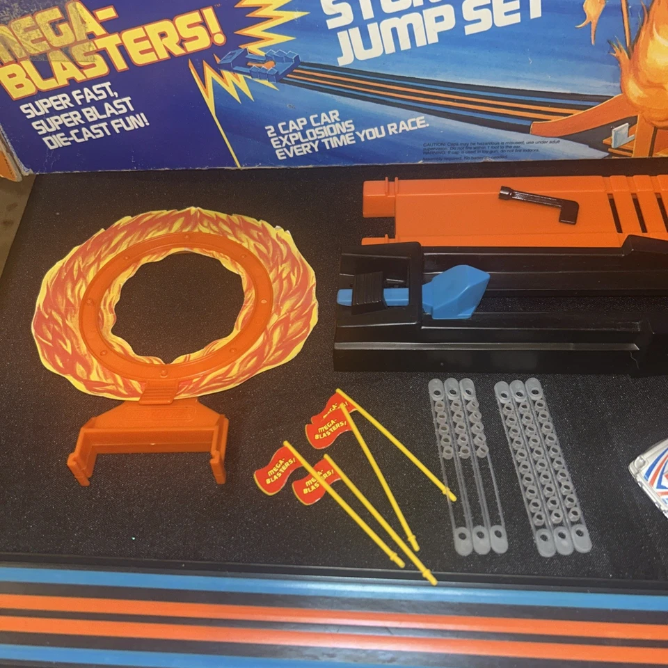 De colección 1983 Matchbox Mega-Blasters Cap Car Stunt'N Jump Set Fábrica. Completo Foto 2 de 4