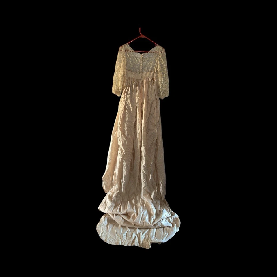 Antiguo vestido de novia victoriano cintura imperio seda encaje años 1900 para mujer tren pequeño Foto 3 de 4