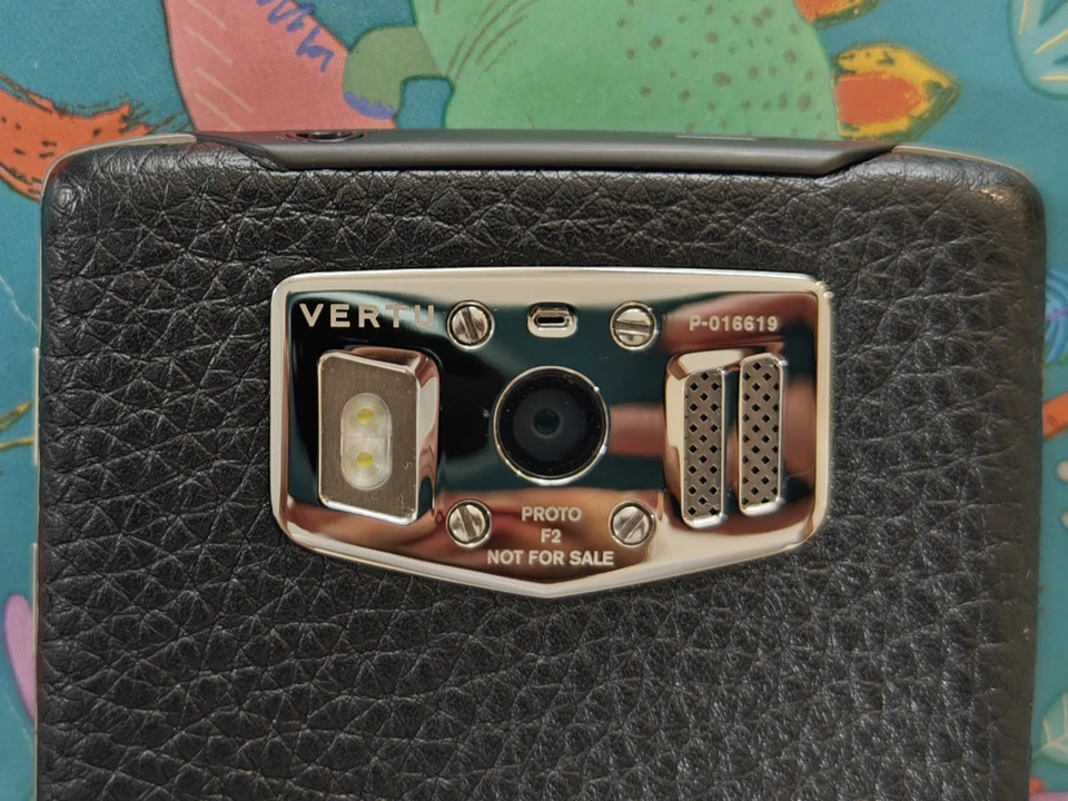 VERTU CONSTELLATION V (Proto) Luxury Android Smartphone - Image 3 of 4