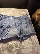 Signature by Levi Strauss & Co. Women's Mid-Rise 5" Denim Shorts Size 22