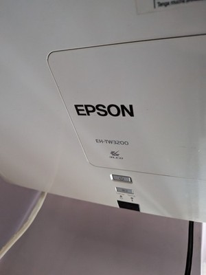 Epson EH-TW3200 Tri-LCD Projektor