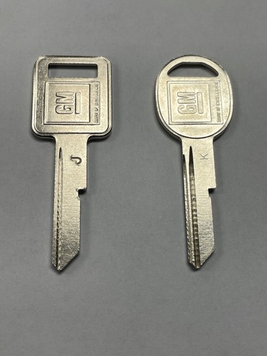 Original GM Logo Key Blank Set, J & K Keyways, OEM - Picture 3 of 3