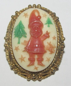 ✨ Vintage Christmas Pin Brooch Oval Santa Claus with Trees Stars Gold Tone Frame