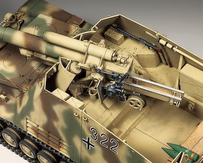 Hummel 150mm自走砲キット 1/35 Tamiya German Howitzer Hummel Heavy 1/35 Model Tank Kit (Late