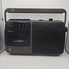 Vintage General Electric AM/FM Radio Cassette Player Model 3-5264A Works well