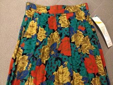 NWT CHAUS 28" waist Vintage Skirt Pockets Roses Green Red Gold Floral NOS VTG