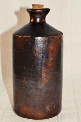 c.1890-1900 dunkelbraune viktorianische salzglasierte Tintenflasche von Bourne, Denby