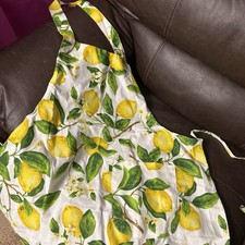 FABRIC LEMON APRON FOR COOKING NO TAGS EXCELL...