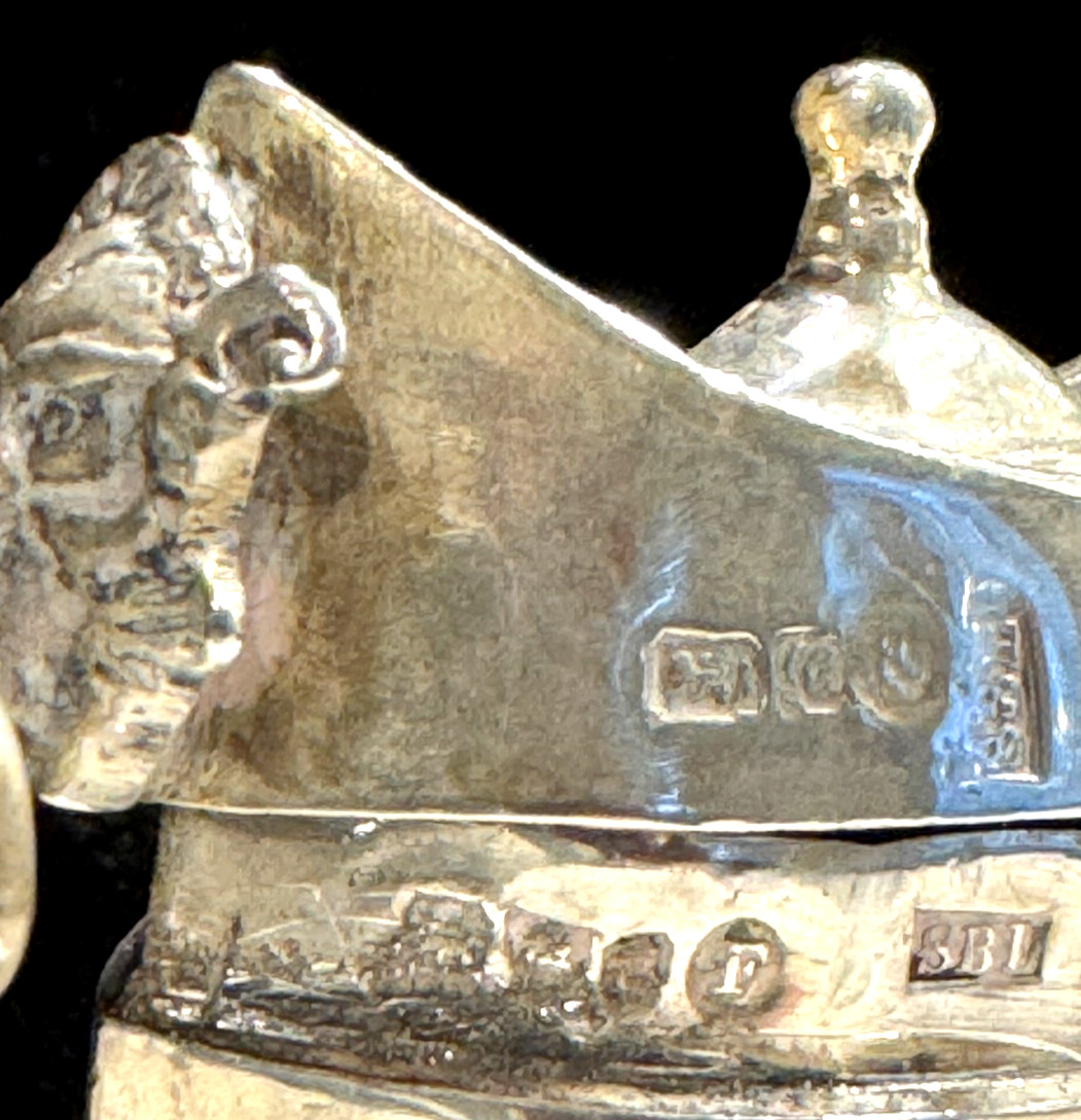 1881 STERLING SILVER GREEN MAN URN SHAPE PILL BOX HINGE LID DUTCH EXPORTED TO UK