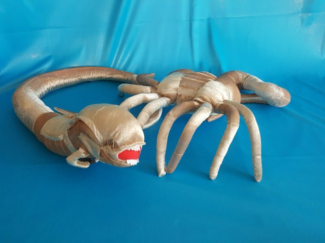 thinkgeek facehugger