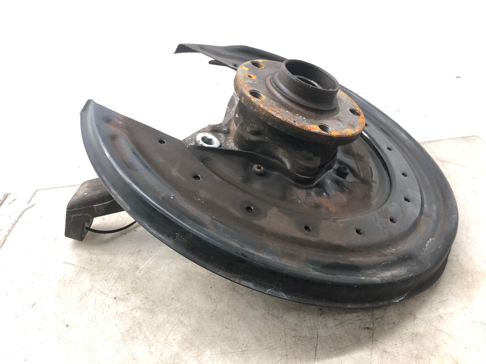 2006-2012 BENTLEY CONTINENTAL RIGHT REAR SPINDLE KNUCKLE WHEEL BEARING HUB