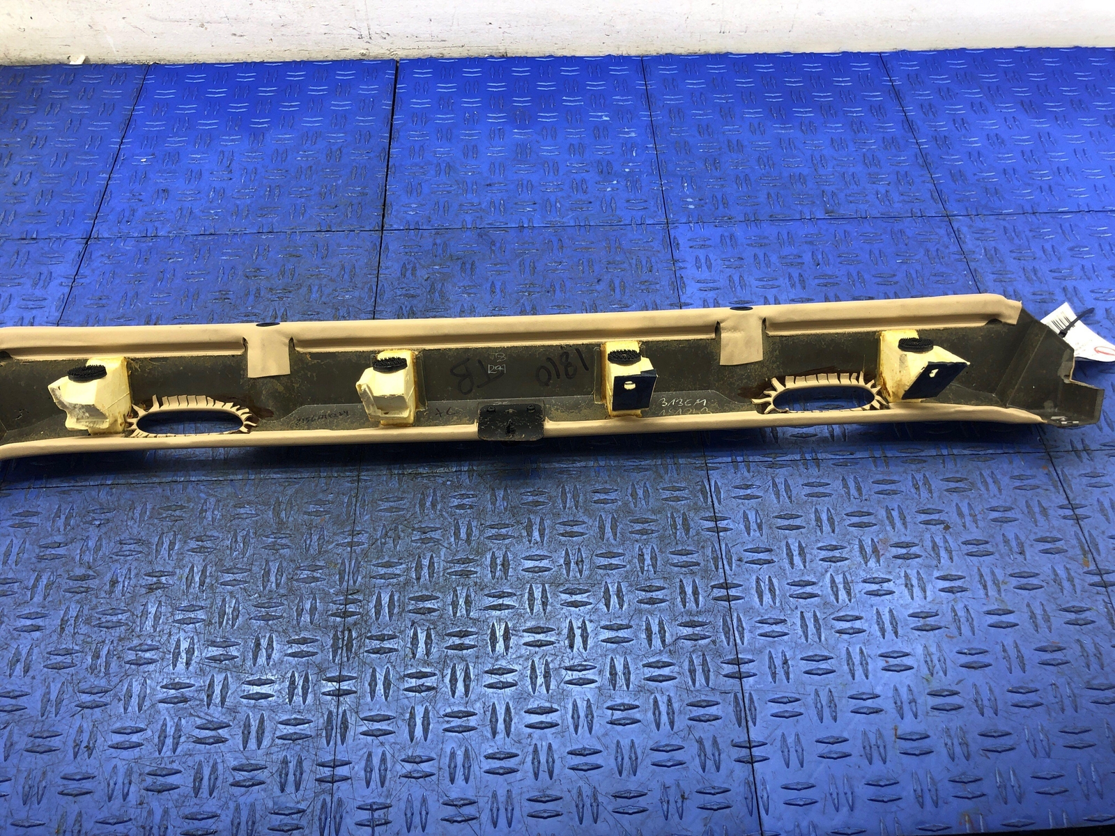 2006-2018 ASTON MARTIN VANTAGE V8 REAR CABIN UPPER TRIM PANEL BEIGE 8G33-67343