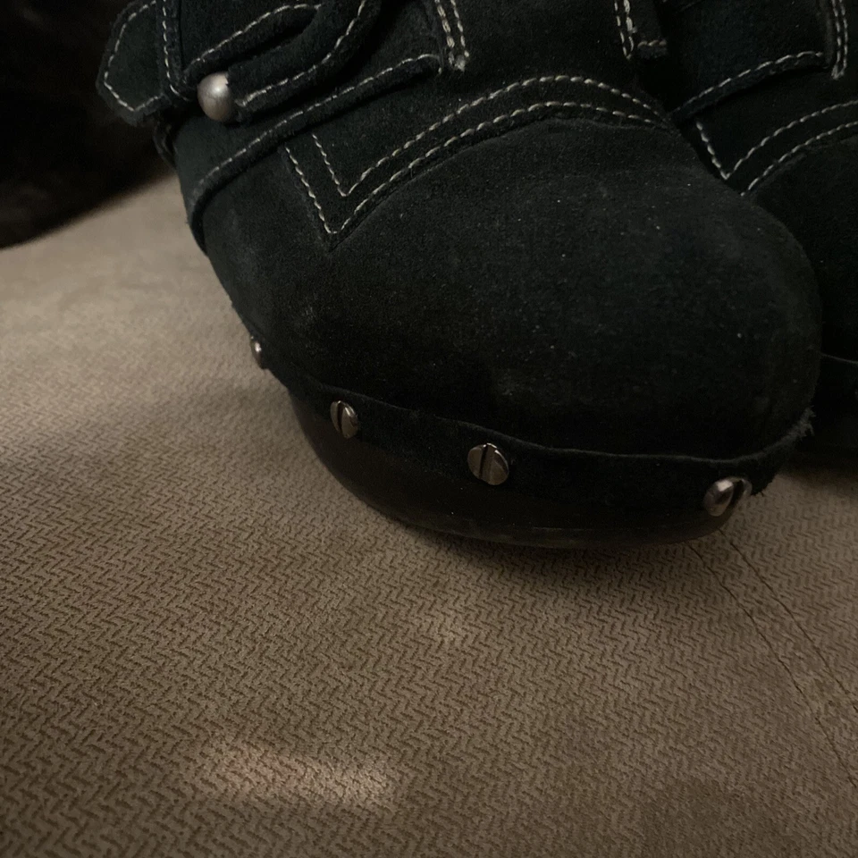 Zueco Fergie Kikapu Tachonado Negro Gamuza Piel Sintética Estilo Plataforma Tacón Mujer Talla 7 Foto 3 de 4