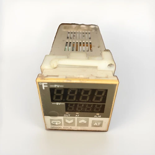 Omron E5CX-QTC Temperature Controller E5CX.      F6