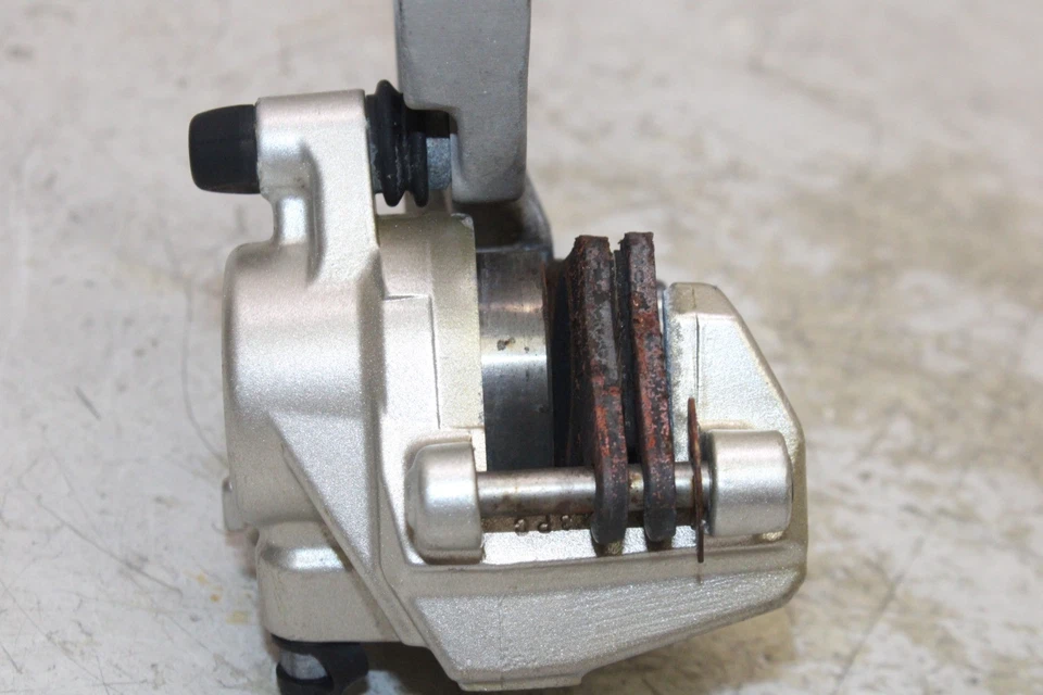 Pinza de freno trasera Aprilia Dorsoduro 750 2011 OEM con soporte de montaje Foto 4 de 4