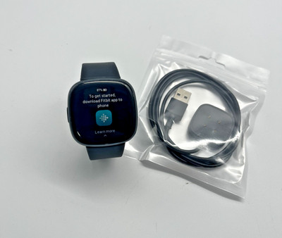 Fitbit Versa 4 GPS Smartwatch Black Heart Rate SpO2 w/ Charger Used