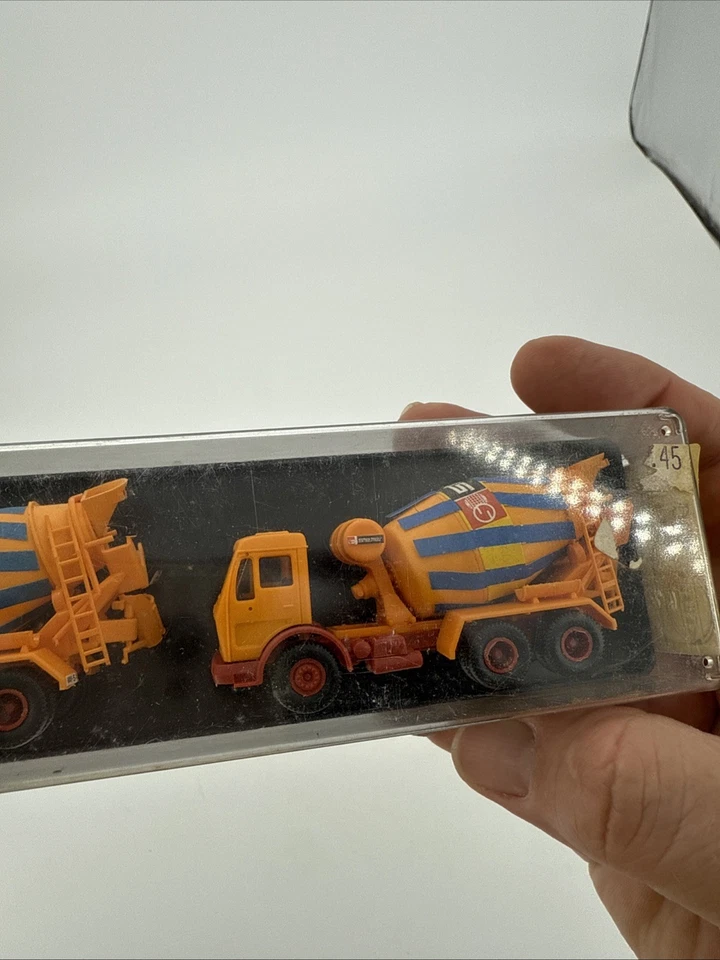 Mezclador de cemento H0 Kibri 10043 L Mercedes-Benz NG 2626 "Stetter" construido L/N en caja Foto 4 de 4