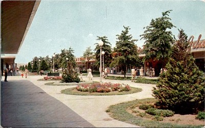 Levittown Shopping Center Levittown, PA Vintage Postcard Wpc10