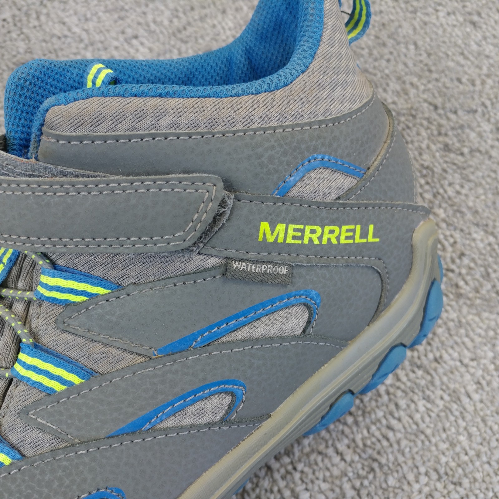 Scarpe da trekking impermeabili Merrell Chameleon 7 Access Mid ragazzo taglia 6 anni grigio blu