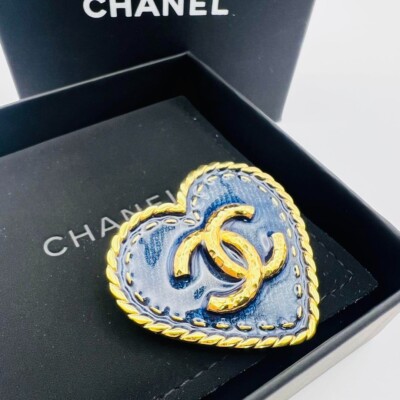 レア CHANEL デニム風ココマークゴールドロゴヘアバンド s-l400.jpg