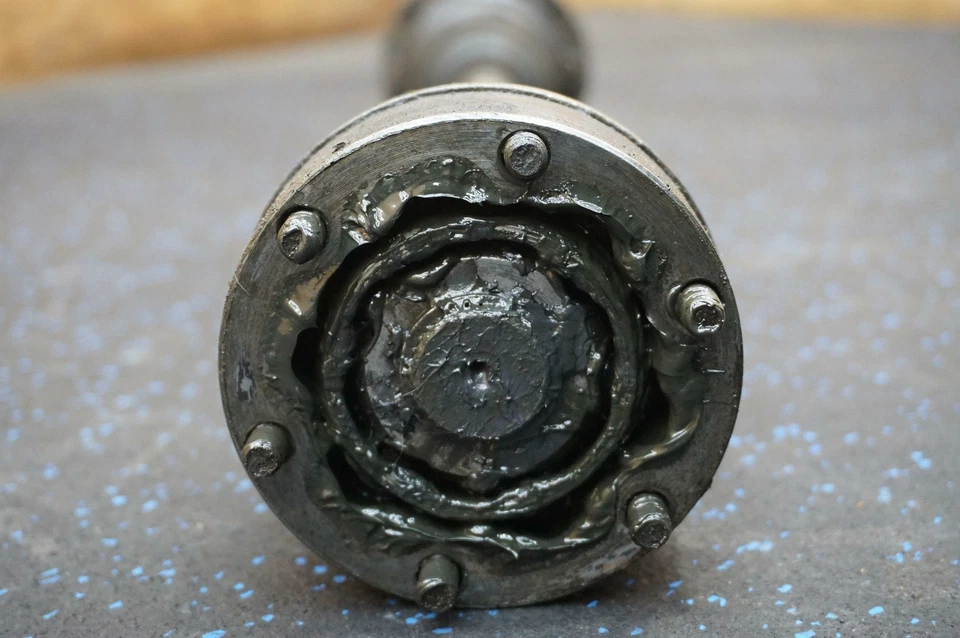 Eje trasero izquierdo o derecho CV manual 95133203807 Porsche 944 Turbo 1987-1991 Foto 3 de 4