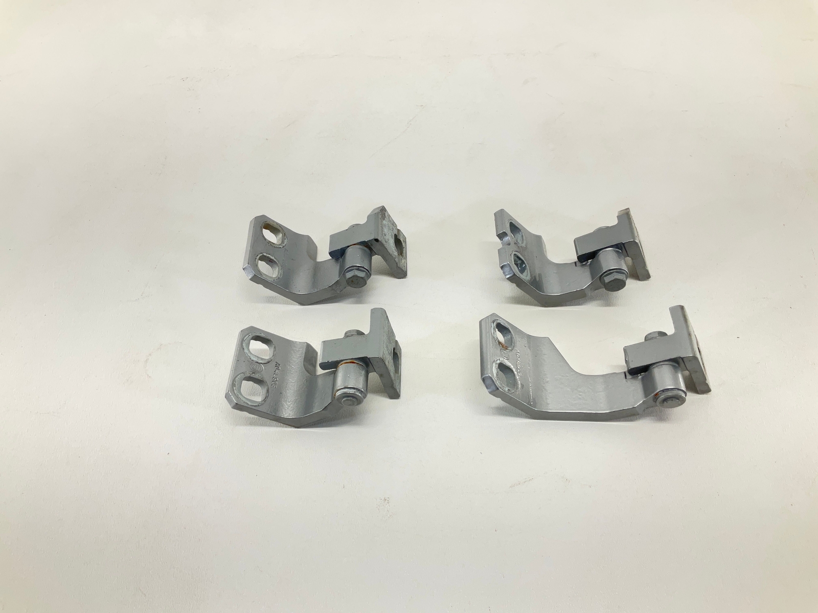 17-20 MASERATI Levante Rear Left Driver & Right Passenger Door Hinge 4 OEM CM