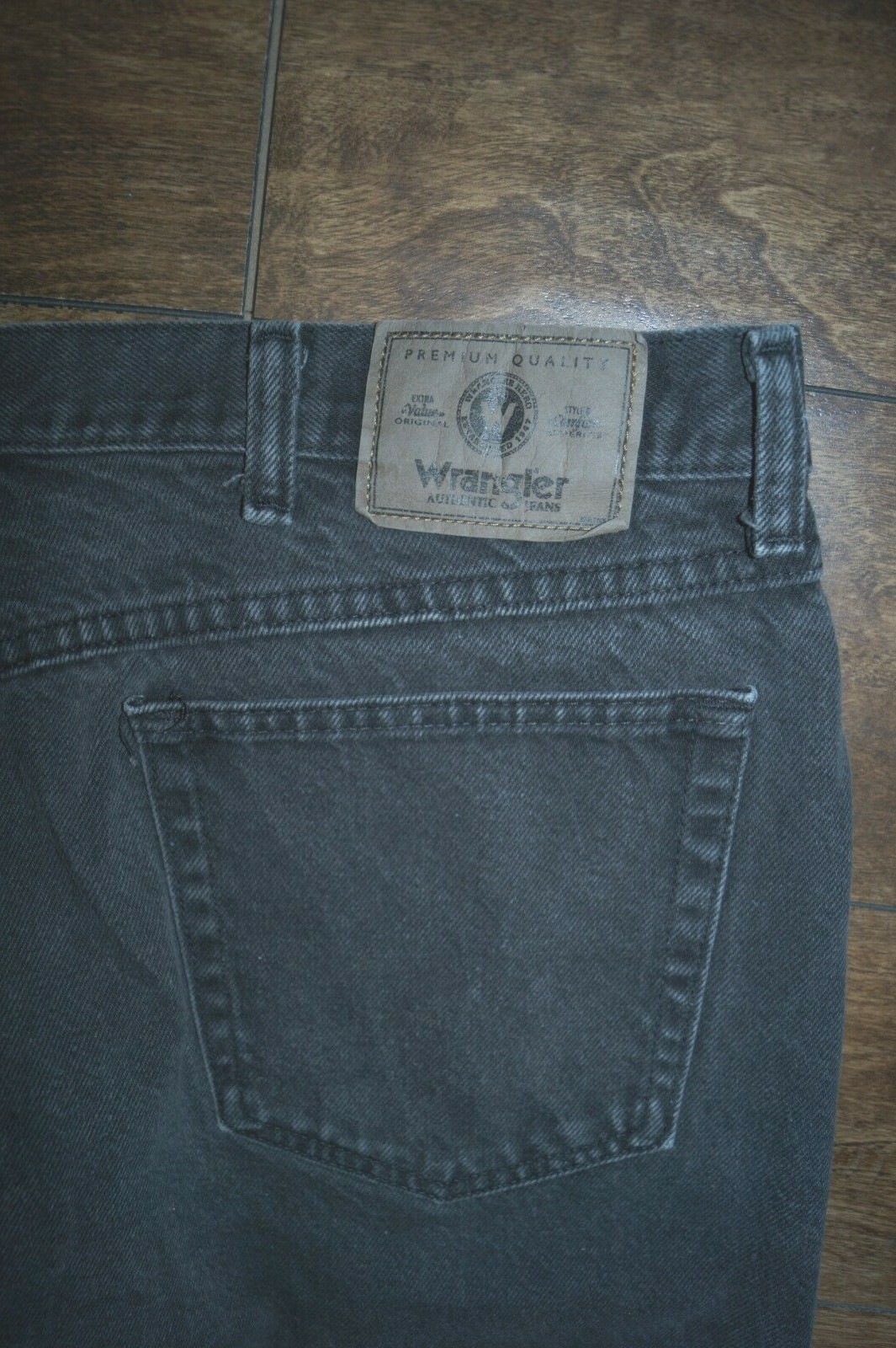 Wrangler Mens Jeans Size 40 x 32 STRAIGHT LEG Classic… Gem