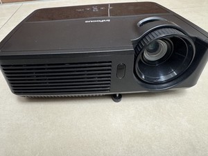 InFocus IN116 DLP-Projektor 2700 ANSI WXGA HD HDMI VGA 1080p Lamp 513 Std