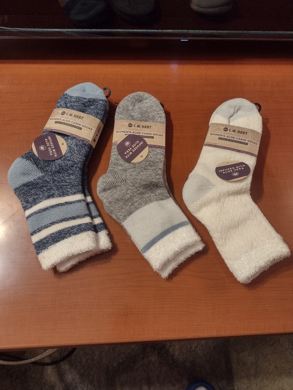 *NEW 3 Pair* C.W. Hart Women's Cabin Socks Infused with Aloe Vera, Size 9-11 #4